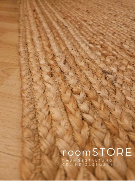 100 % Juteteppich 160.- Ein geflochtener Teppich mit einer natürlichen, strukturierten Oberfläche.